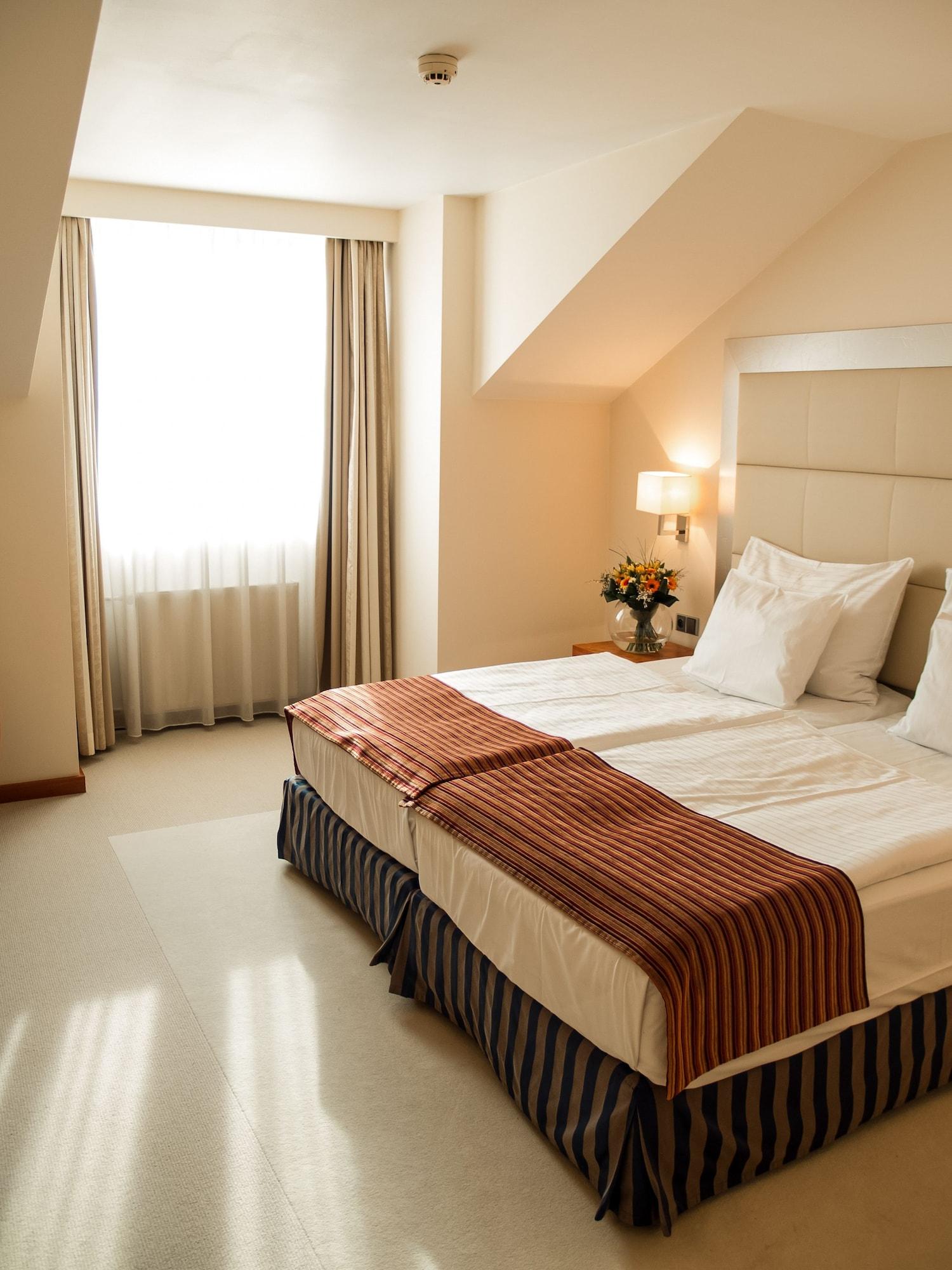Design Merrion Hotel Praga Esterno foto