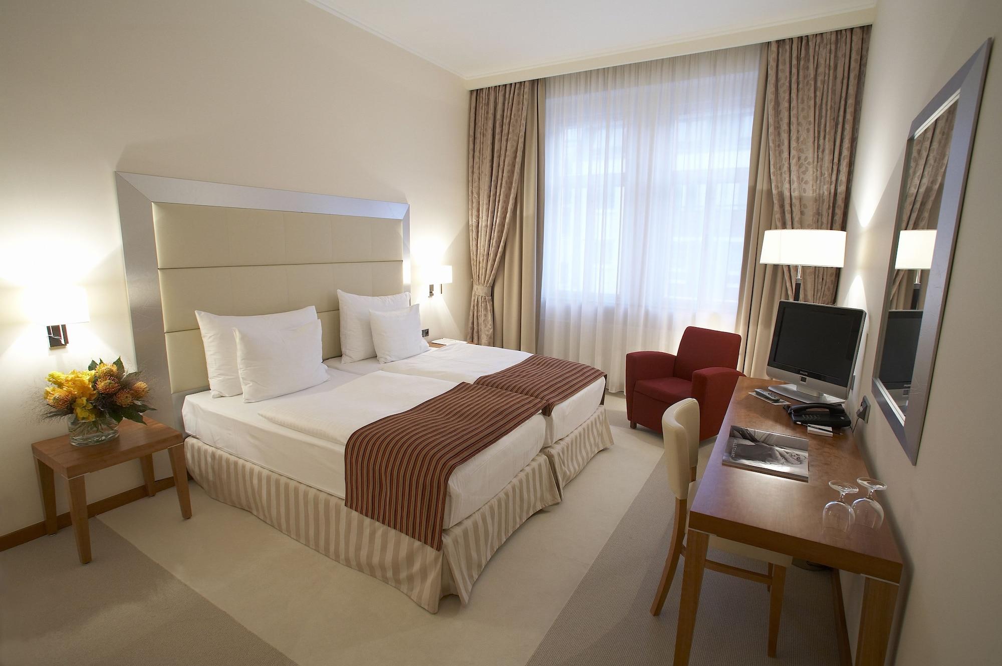 Design Merrion Hotel Praga Esterno foto