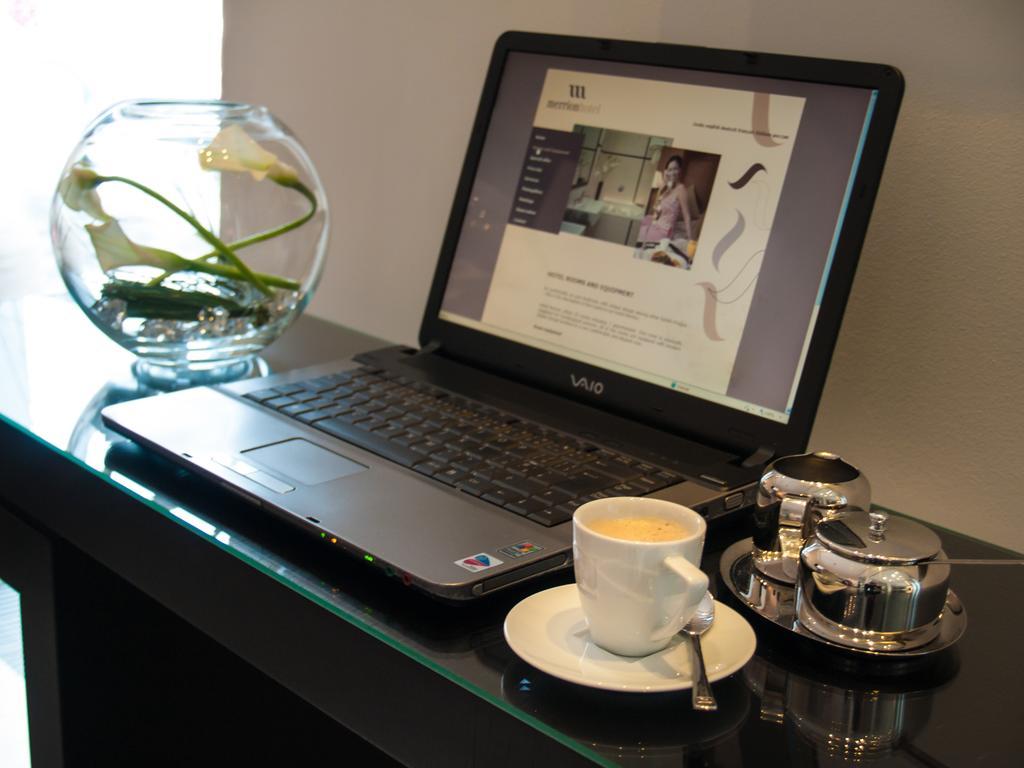 Design Merrion Hotel Praga Esterno foto